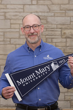 mmu_admissions_heller-de-messer.jpg